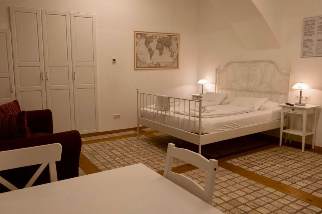 Hotel apartamentowy Modern Near Center *